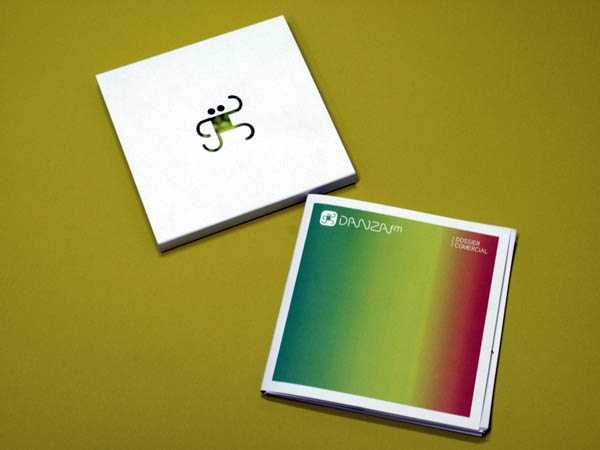 DanzaFM. Dise�o corporativo. Dossier de prensa. Publicidad impresa.