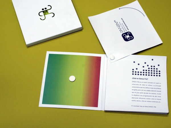 DanzaFM. Dise�o corporativo. Dossier de prensa. Publicidad impresa.